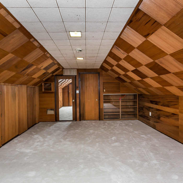 3100 Hiss Avenue wood paneling