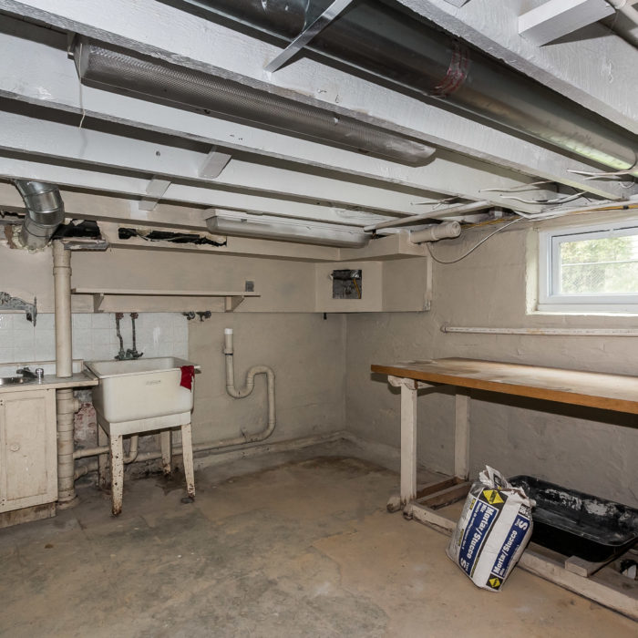 528 46th Street basement workbench