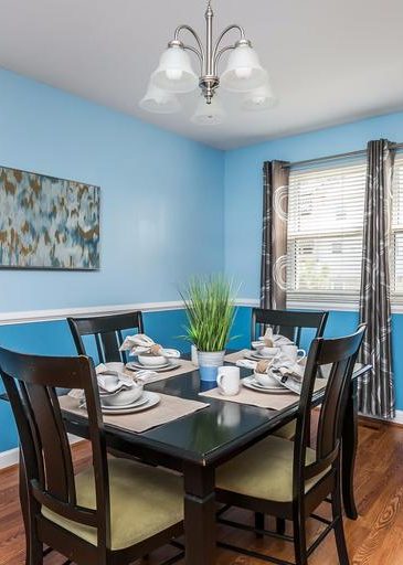 3 Kintore Ct. dining room