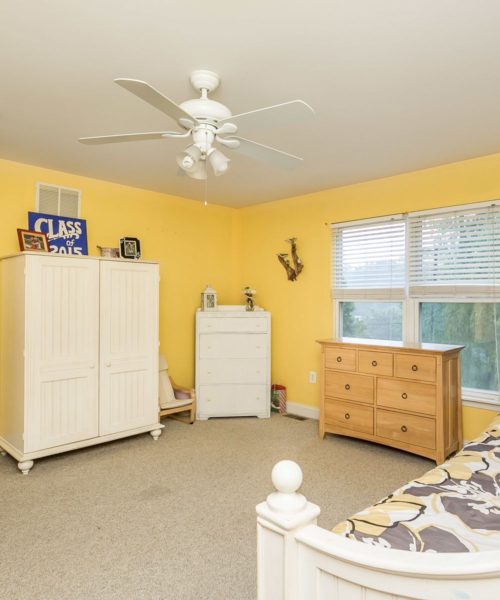 3919 Briar Point Road yellow bedroom ceiling fan