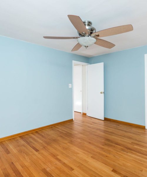 4416 Springwood Ave. bedroom blue
