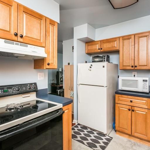 302 Breslin Rd.  kitchen appliances