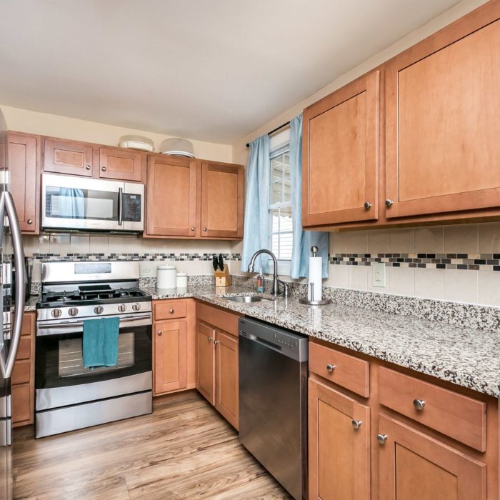3104 Yorkway, stainless appliances