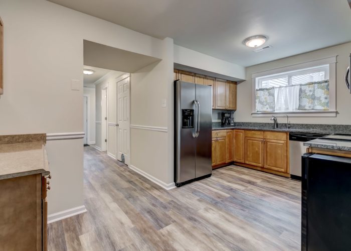 3009 Lilac Court, stainless appliances