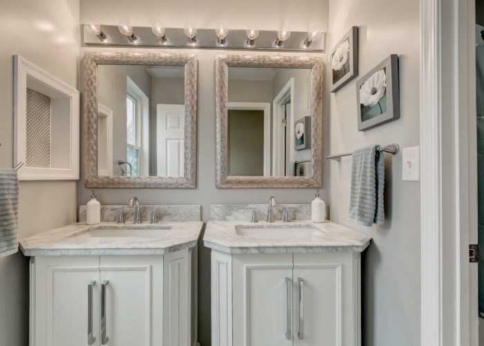 3009 Lilac Court, double sinks