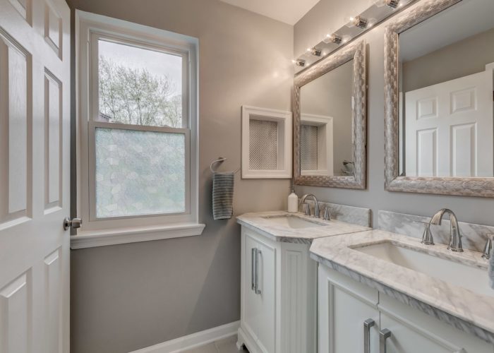 3009 Lilac Court, bathroom with dual sinks