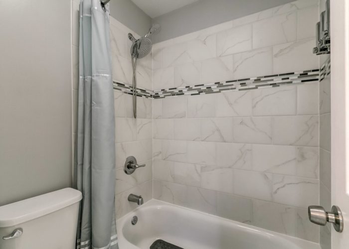 3009 Lilac Court, shower with tile
