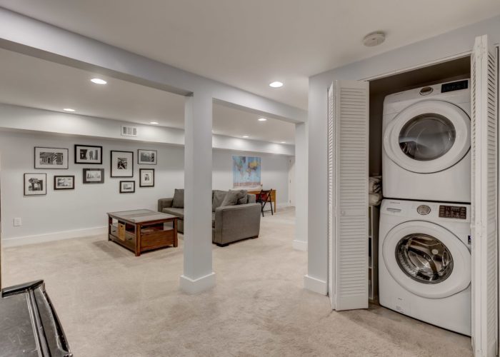 506 Locksley Road, basement with washer and dryer