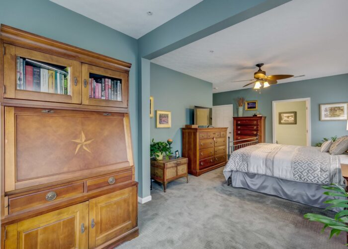 9505 Kingscroft Terrace #M, owner's suite showing bedroom
