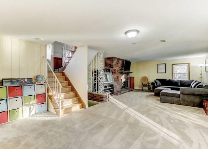 9502 Buckhorn Road, rec room with stairs