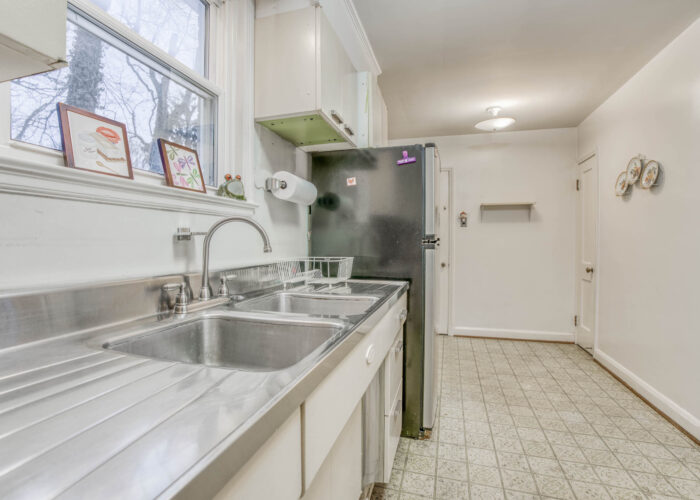 20 E Seminary, kitchen with stainless steel sink