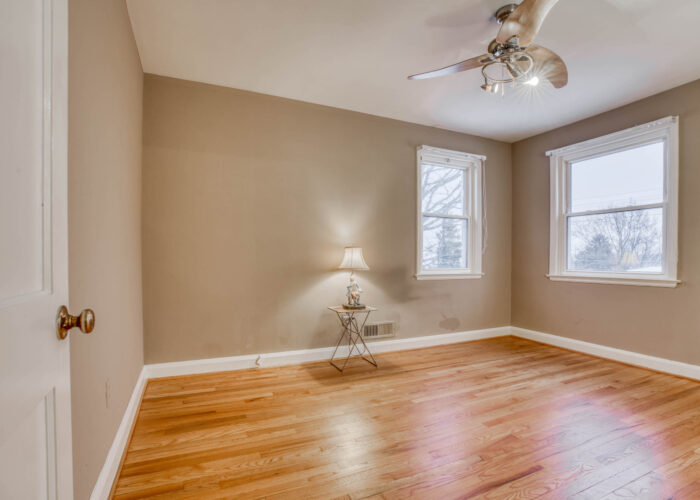 20 E Seminary, bedroom with ceiling fan