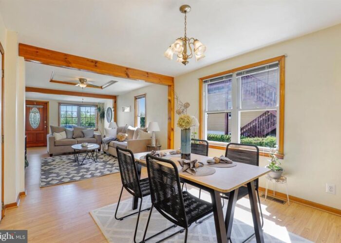 7312 Bay Front Road, dining room
