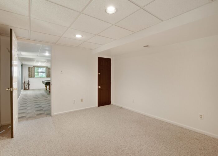 808 Gary Drive, room in lower level