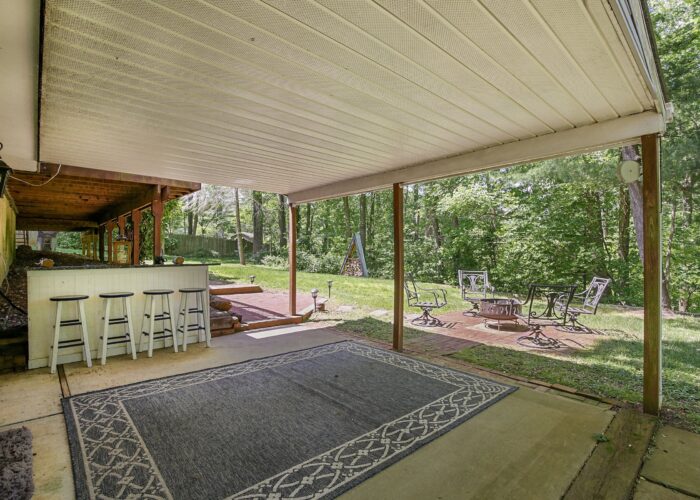 808 Gary Drive, covered patio