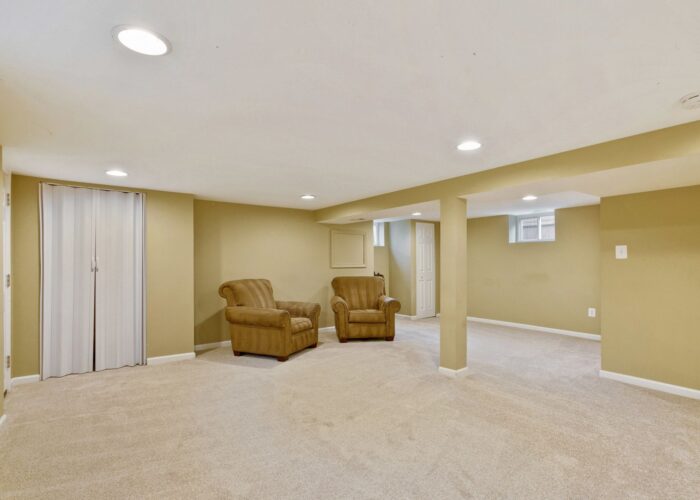 6716 Old Harford Road, lower level has large space