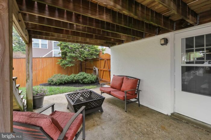 3338 Texas Ave, covered patio
