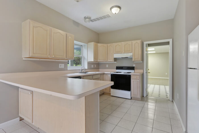 7516 Riddle Avenue, lower level kitchen showing appliances