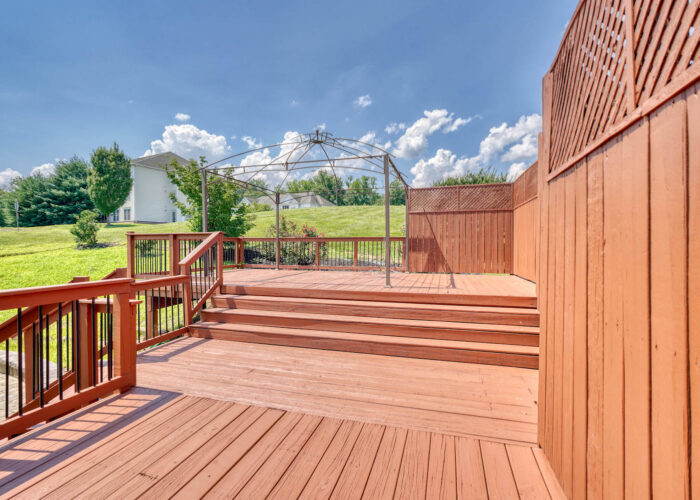 4900 Villa Point, deck with steps