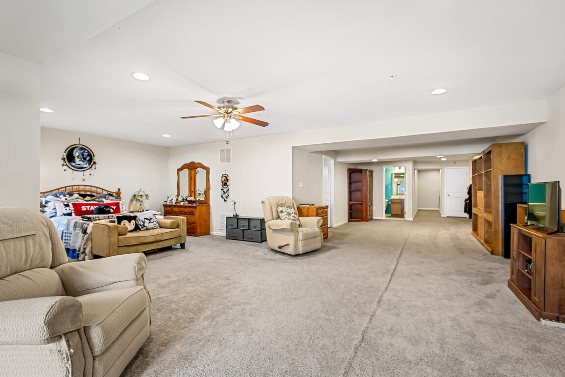 307 Tufton Circle, family room with lots of space