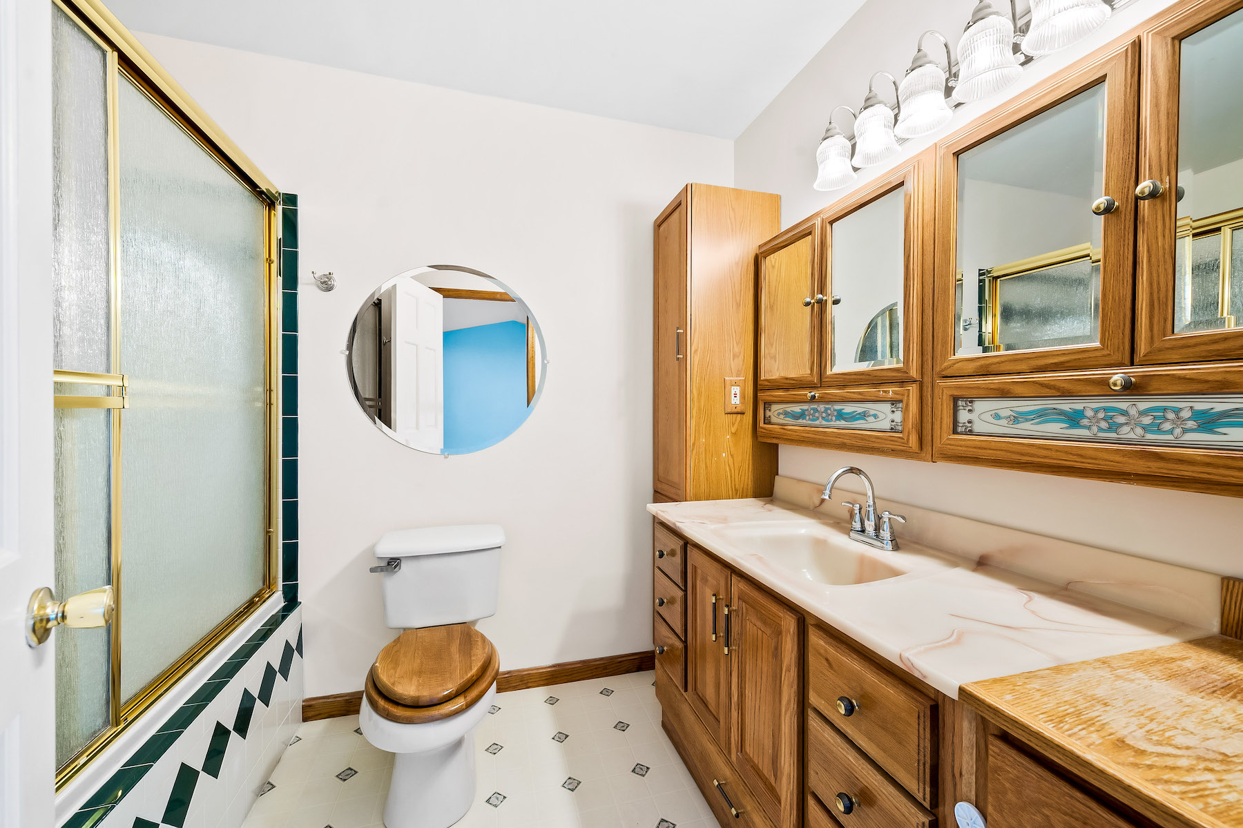 1246 S 48th St, bathroom with shower.